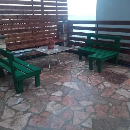 View E & I * Σαράντα
